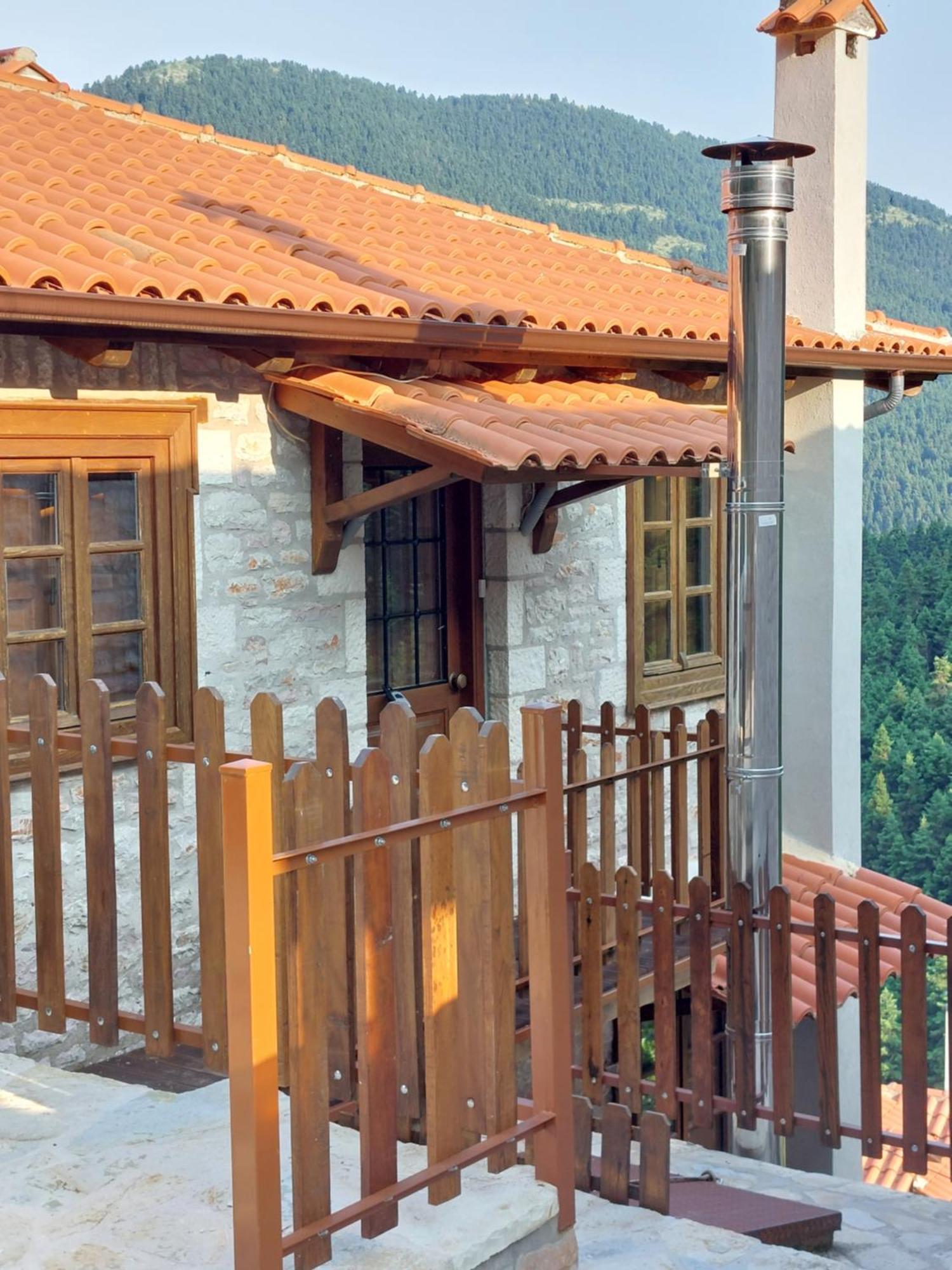 Villa Korfes-Κορφές Τριώροφη Βίλα Για Οικογένειες Και Παρέες Karpenísion Exterior foto